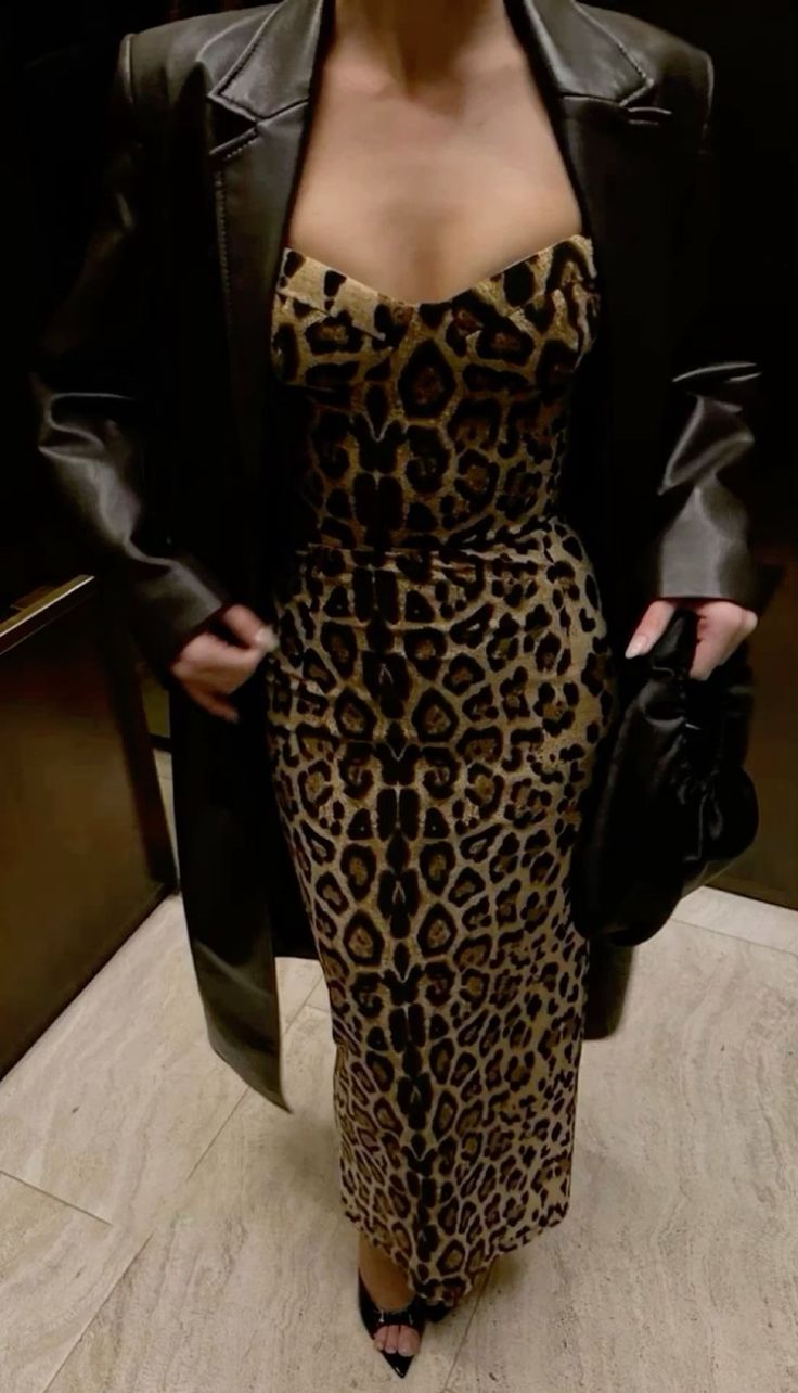 10 Femme Fatale Outfit Ideas That Will Make Heads Turn (You Won't Believe #4!) - Leopard Luxe