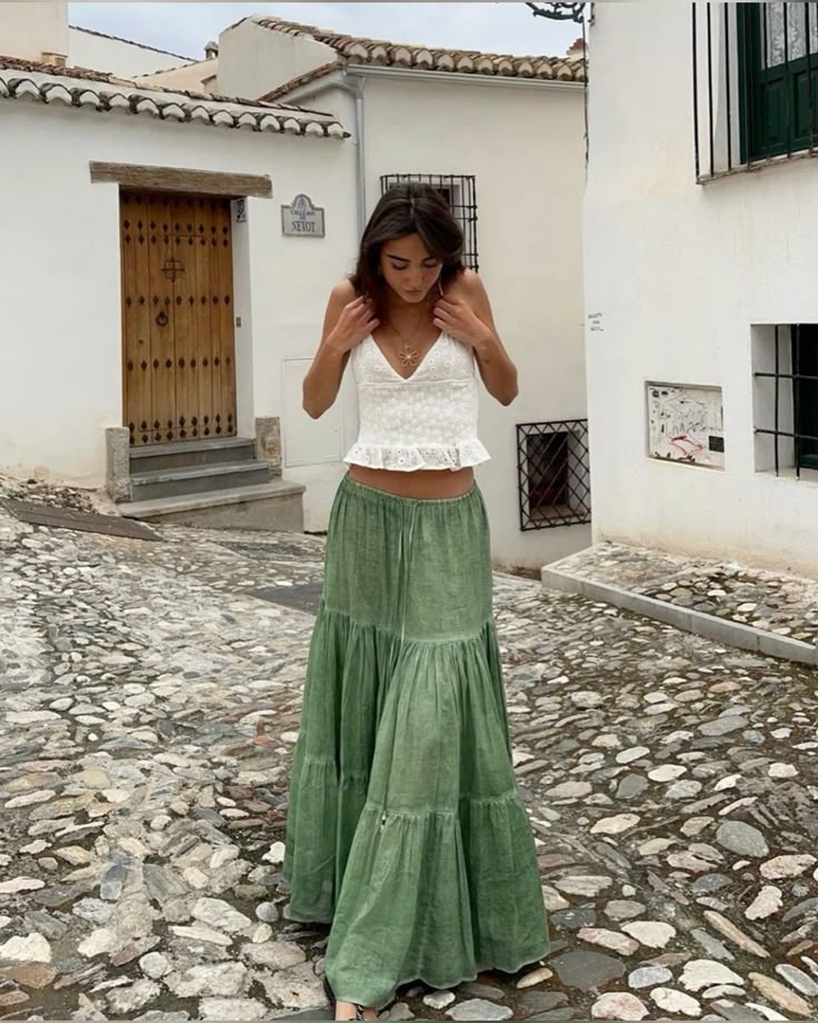 19 Chic Mediterranean Summer Aesthetic Outfits That Will Turn Heads on Your Next Vacation! 8 19 Effortlessly Chic Mediterranean Summer Outfits That Will Turn Heads on Your Next Vacation! - Bohemian Bliss